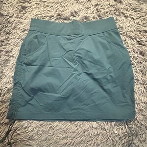 Columbia Skort Skirt - Teal - Size Medium DISCOUNTED SHIPPING